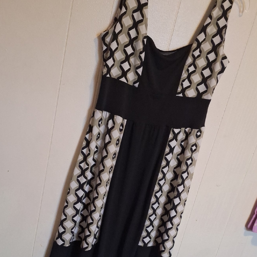 Jonathan Martin Black and Cream Geometric Midi Dress
